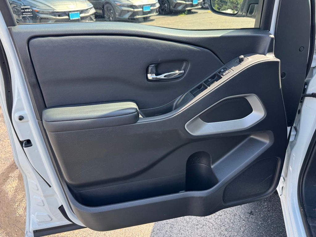 2025 Nissan Frontier SV - Photo 35