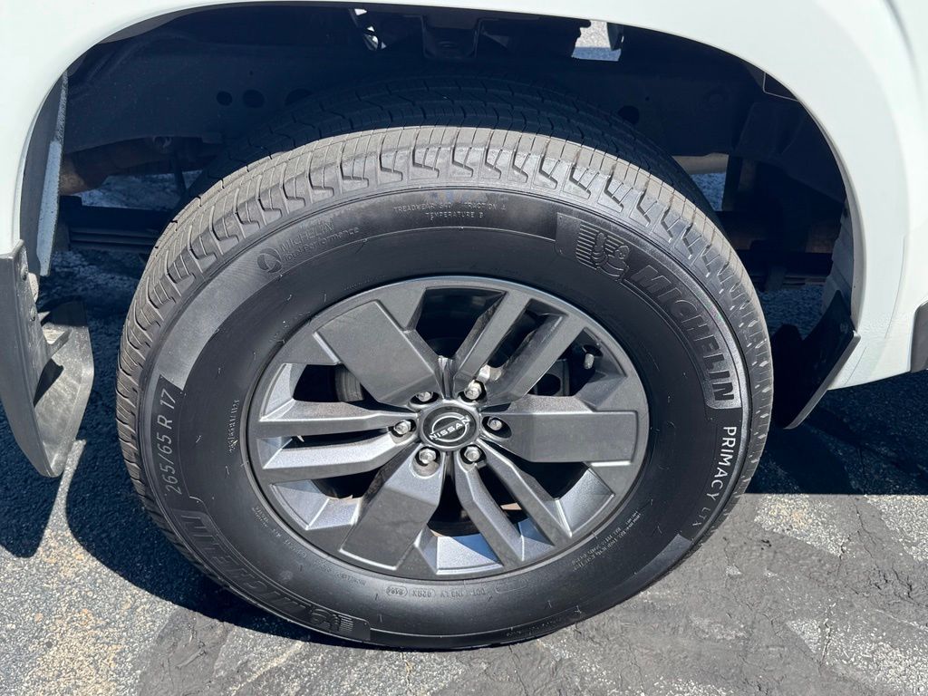 2025 Nissan Frontier SV - Photo 29