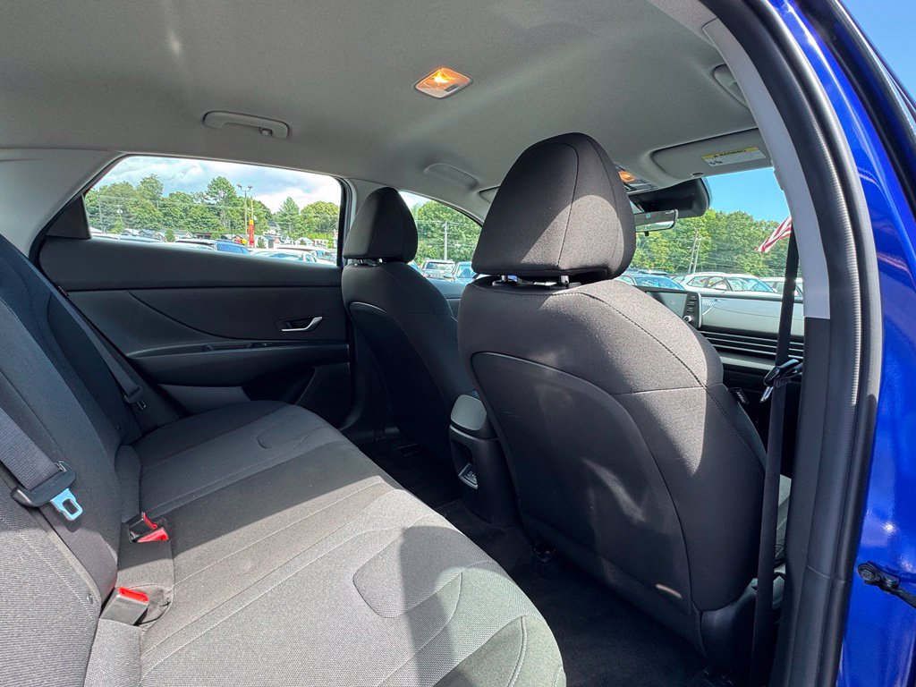 2024 Hyundai Elantra SE - Photo 25