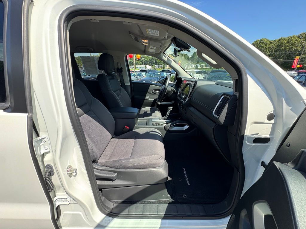 2025 Nissan Frontier SV - Photo 22