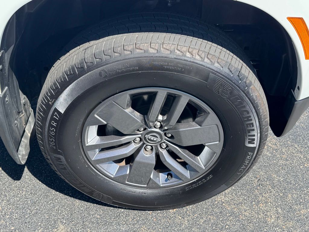 2025 Nissan Frontier SV - Photo 30
