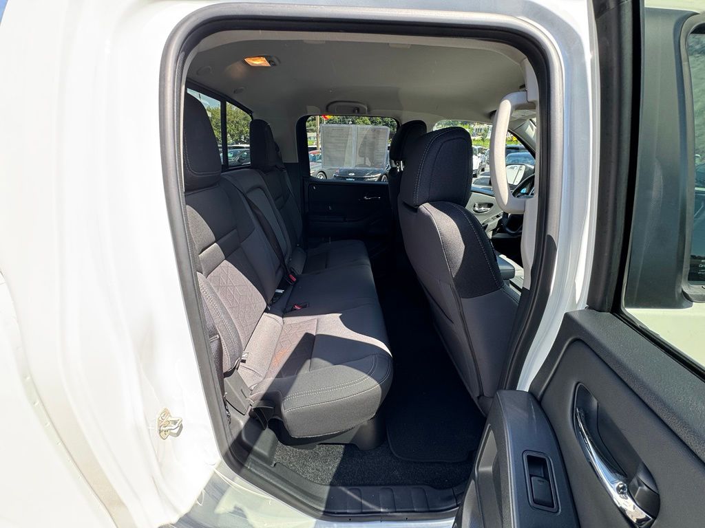 2025 Nissan Frontier SV - Photo 19