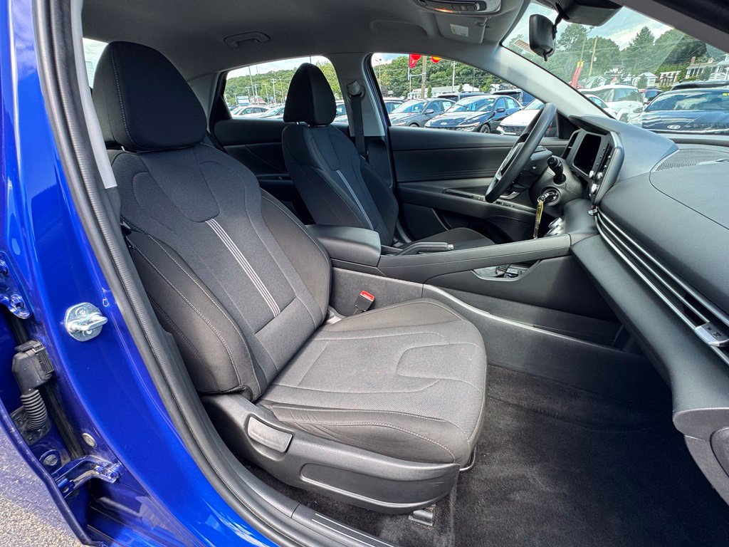 2024 Hyundai Elantra SE - Photo 27