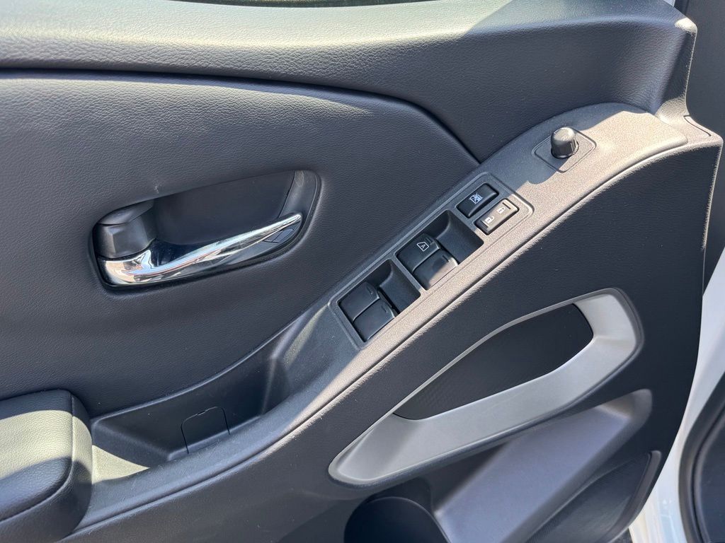 2025 Nissan Frontier SV - Photo 36