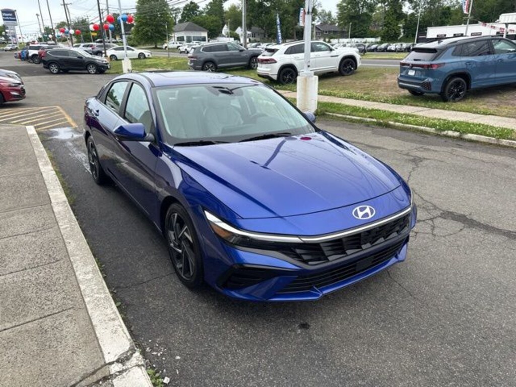 Used 2024 Hyundai Elantra Limited Sedan