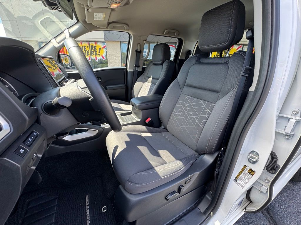 2025 Nissan Frontier SV - Photo 33