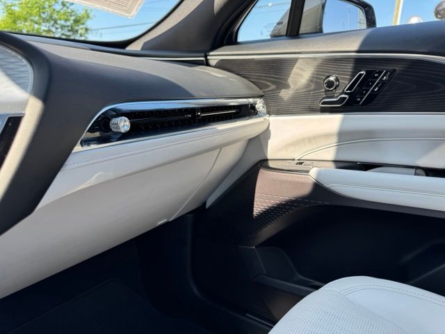 2025 Cadillac LYRIQ Sport 1 - Photo 14