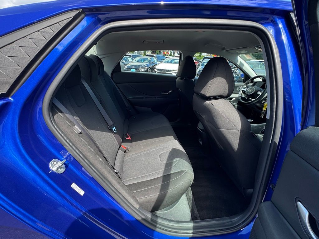 2024 Hyundai Elantra SE - Photo 23