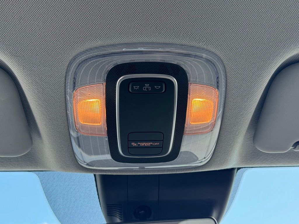 2024 Hyundai Elantra SE - Photo 18