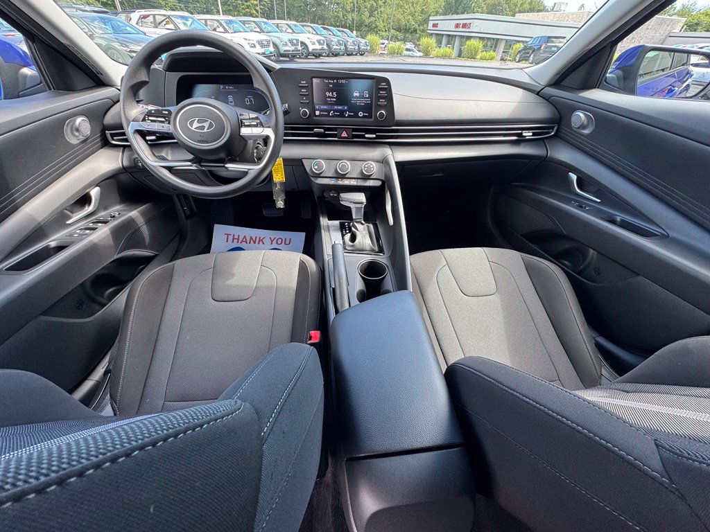 2024 Hyundai Elantra SE - Photo 13