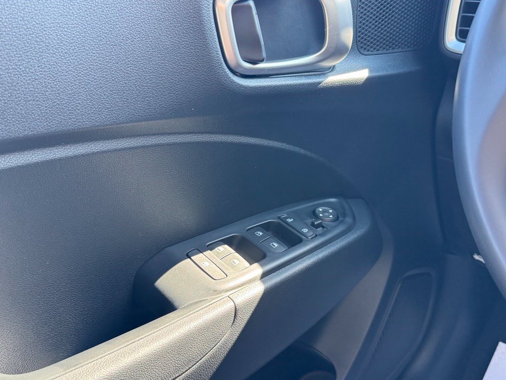 2024 Hyundai Venue SEL - Photo 18