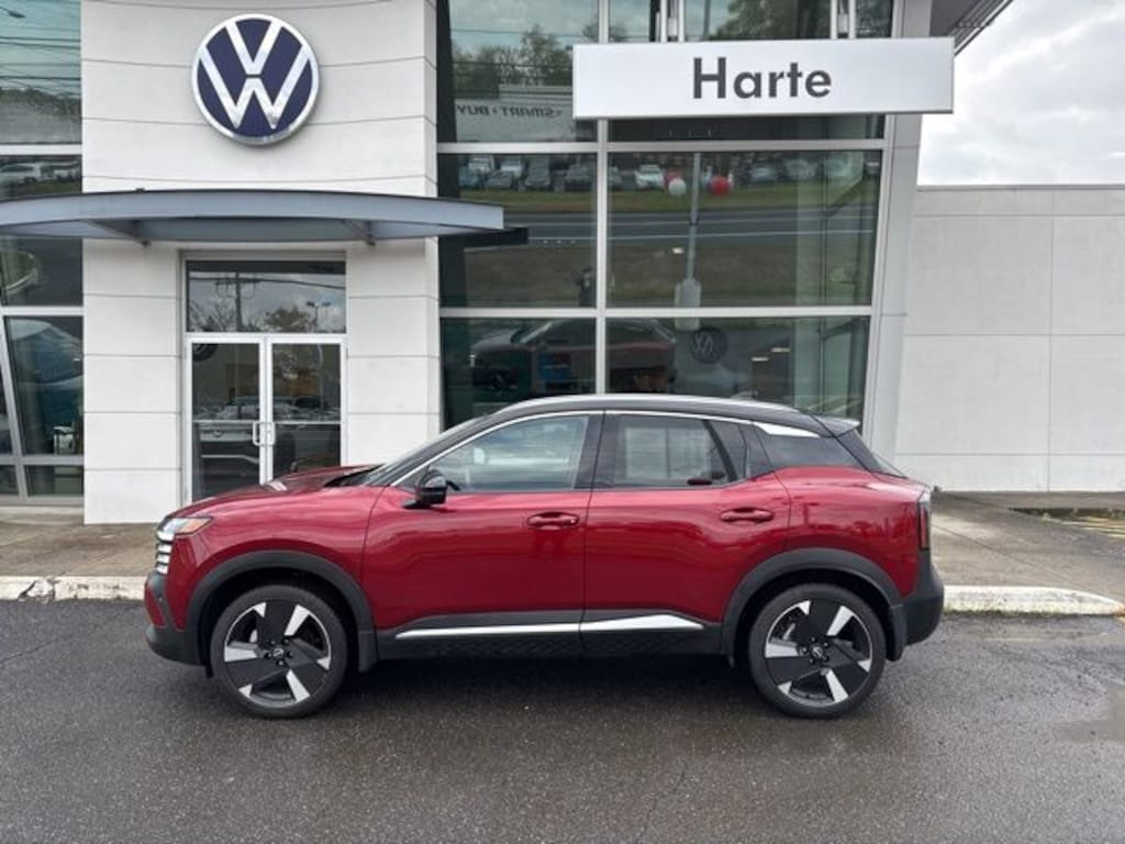 Used 2025 Nissan Kicks SR SUV