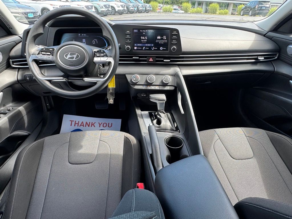 2024 Hyundai Elantra SE - Photo 14
