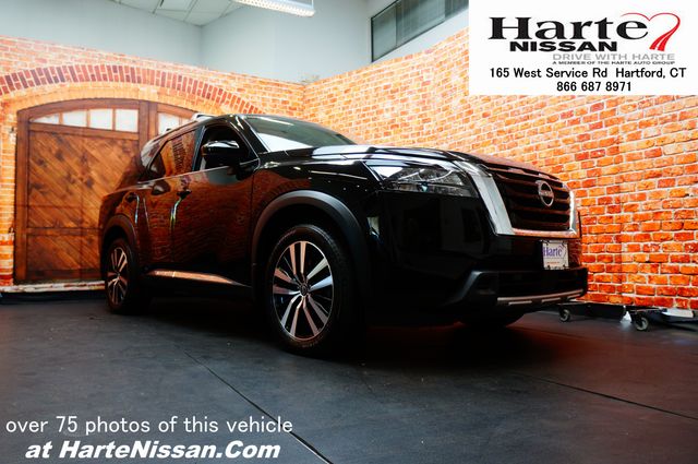 Used 2025 Nissan Pathfinder Platinum SUV