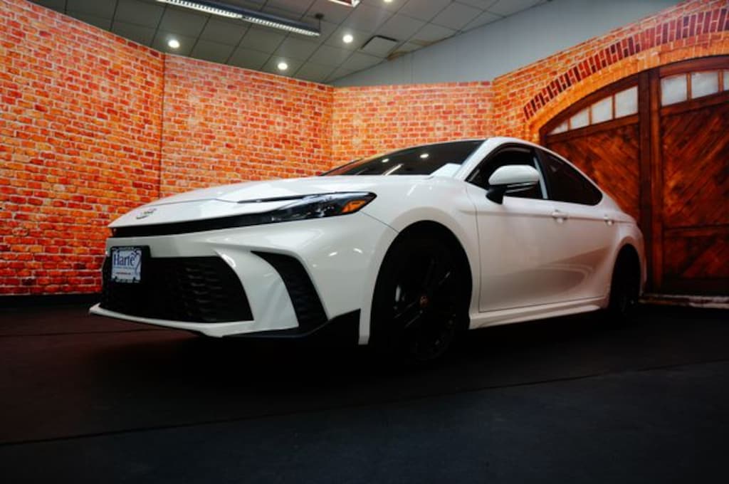 Used 2025 Toyota Camry SE Sedan