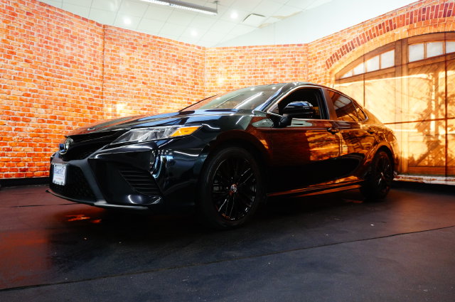 Used 2020 Toyota Camry SE Sedan