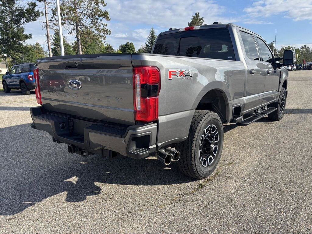 Used 2024 Ford F-250SD Lariat Truck