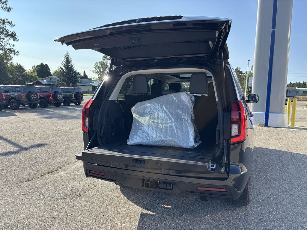 2025 Ford Expedition Active - Photo 17