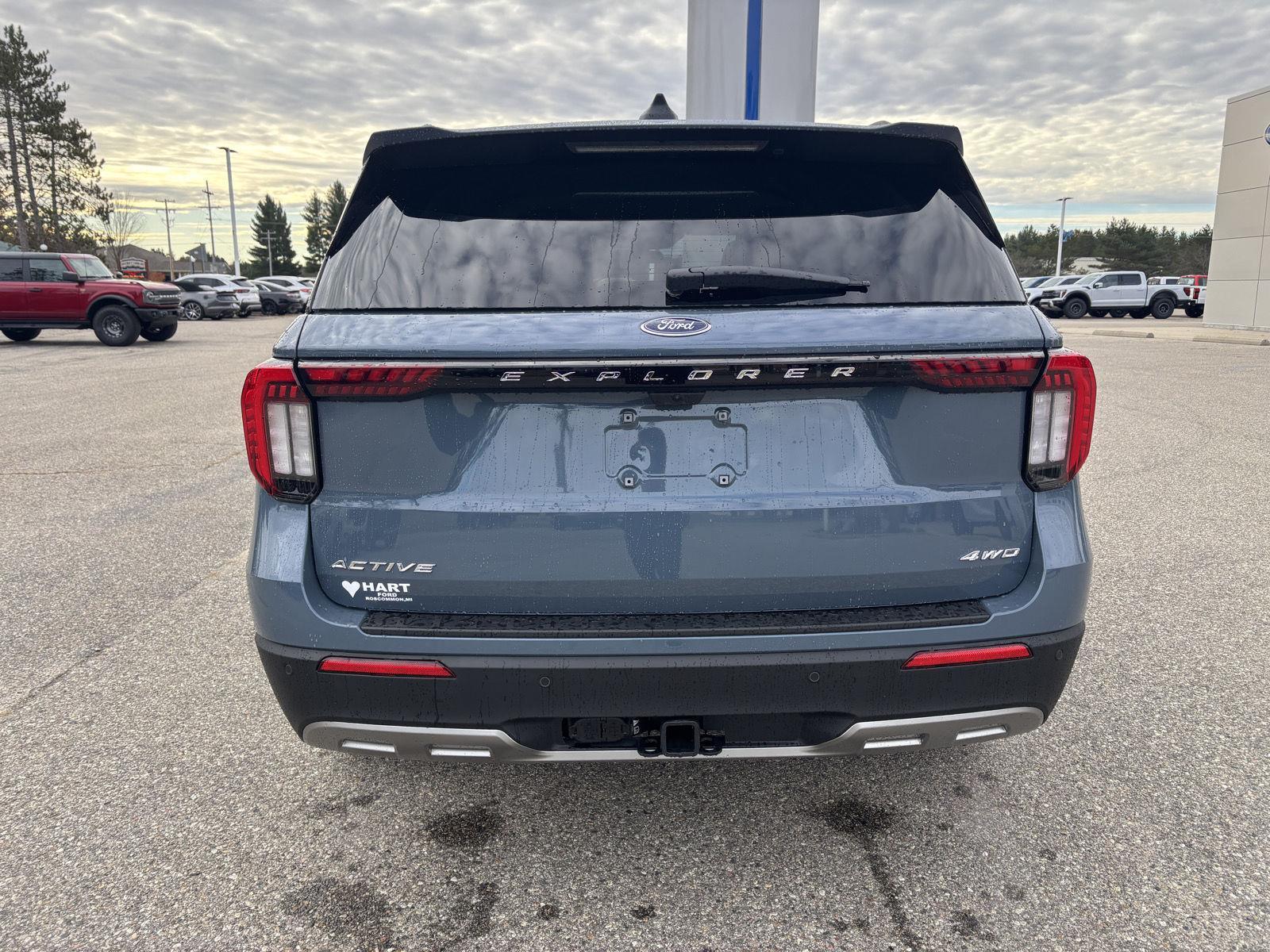 2026 Ford Explorer photo 3