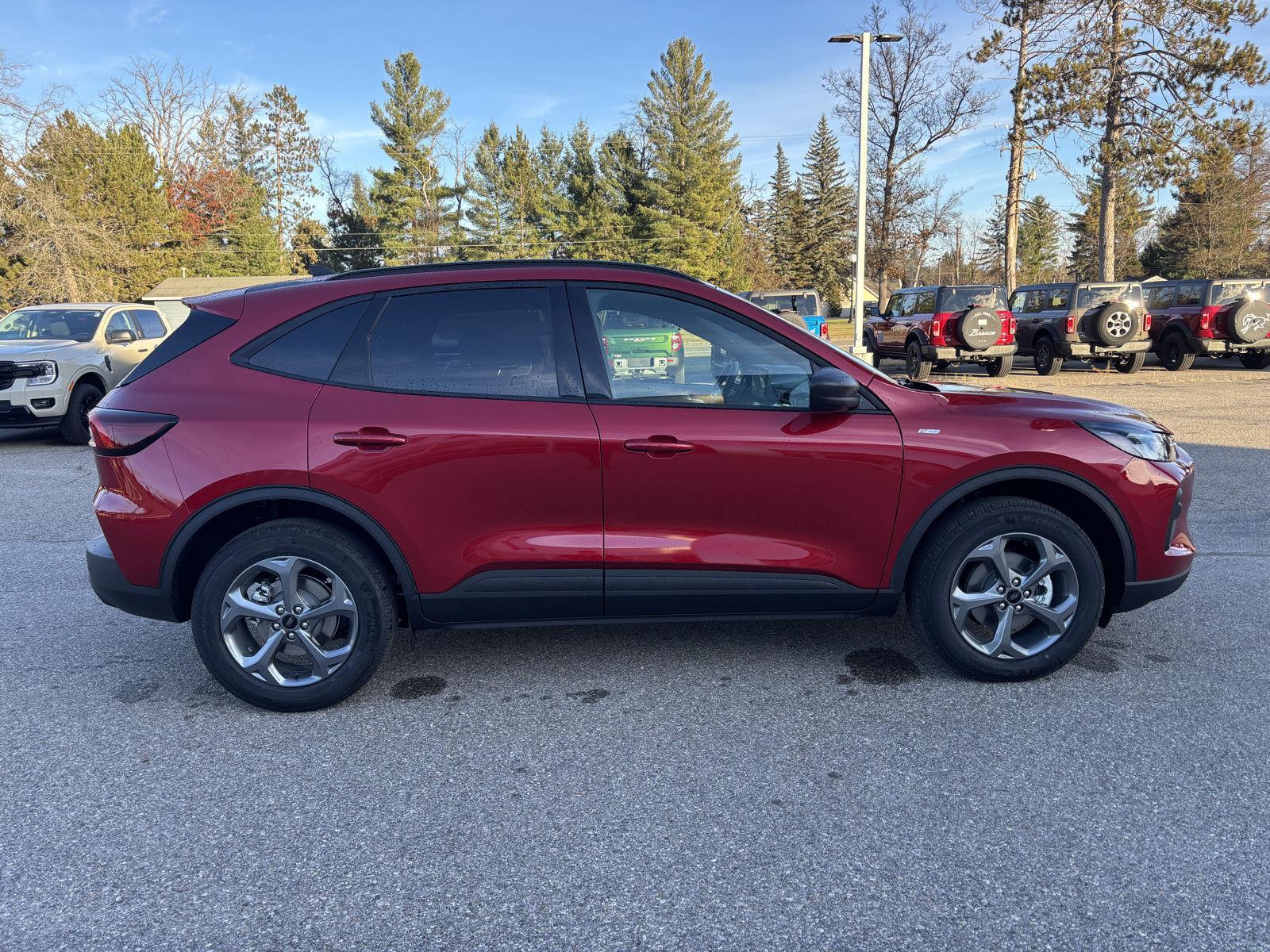 2026 Ford Escape ST-Line photo 2