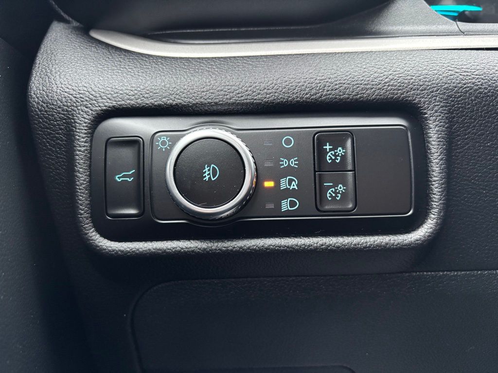 2023 Ford Explorer XLT - Photo 34
