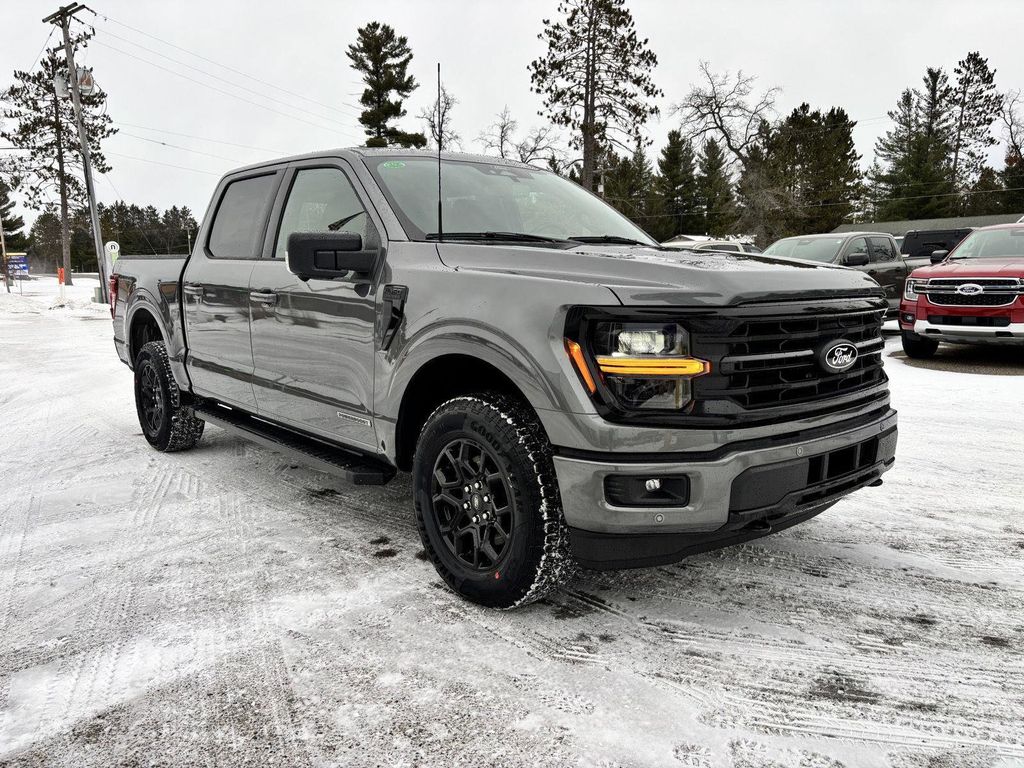 2025 Ford F-150 XLT's photo
