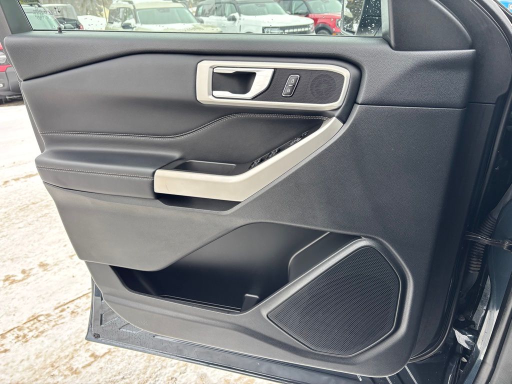 2023 Ford Explorer XLT - Photo 22