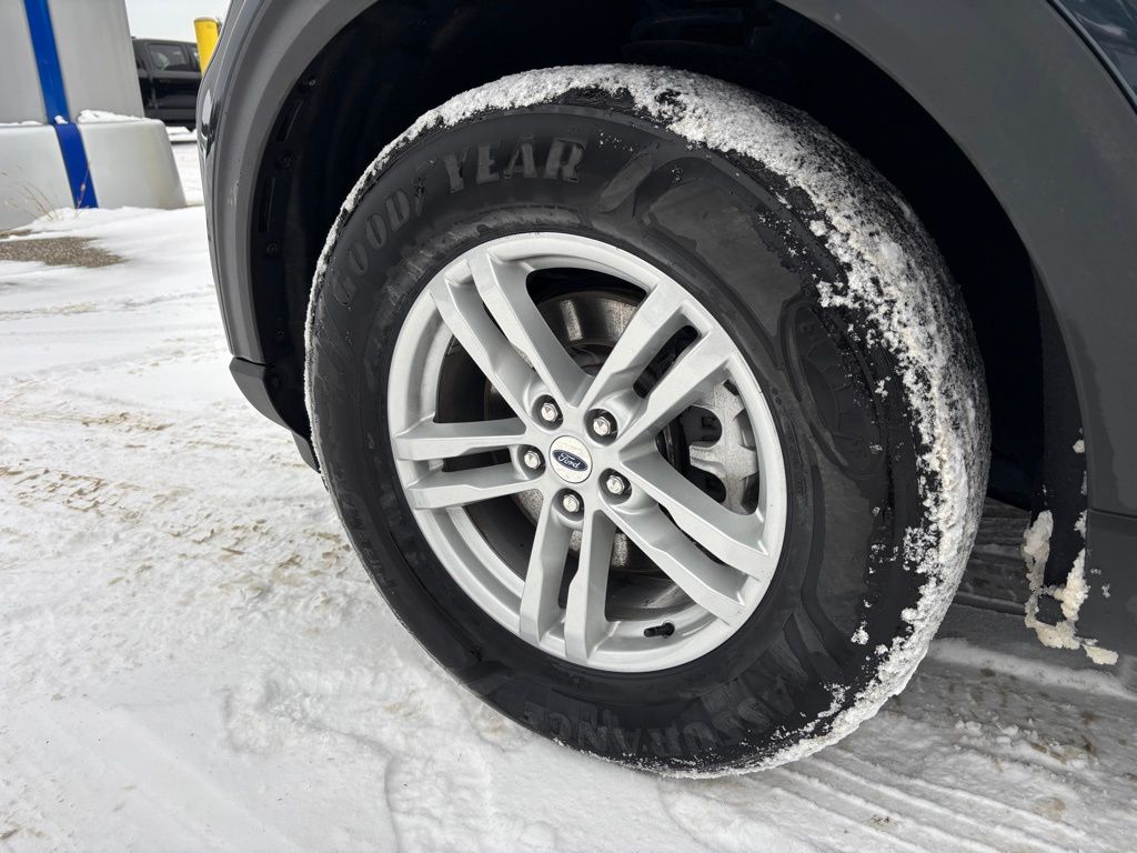 2023 Ford Explorer XLT - Photo 9