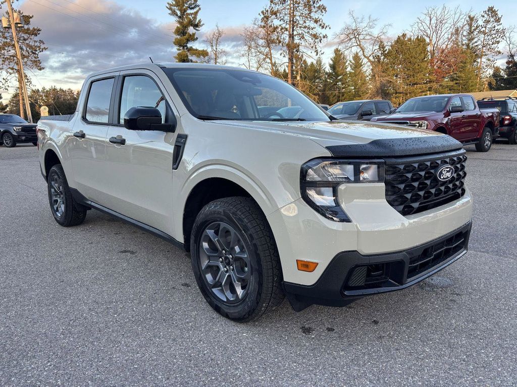 2025 Ford Maverick XLT's photo