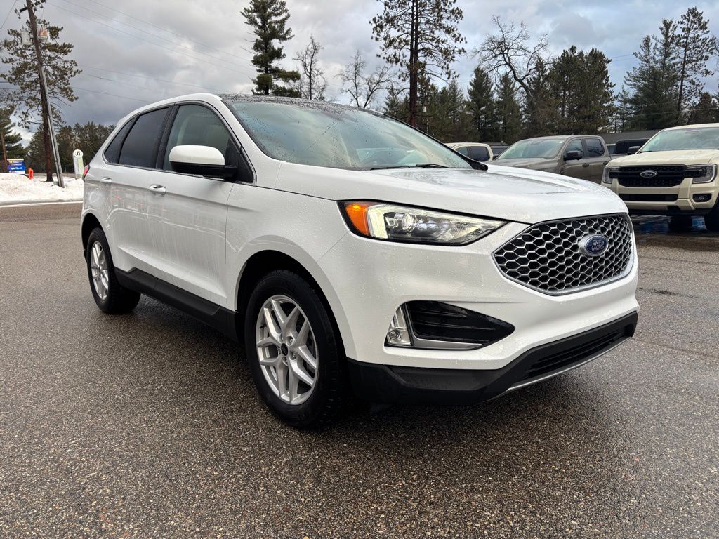 2024 Ford Edge SEL's photo