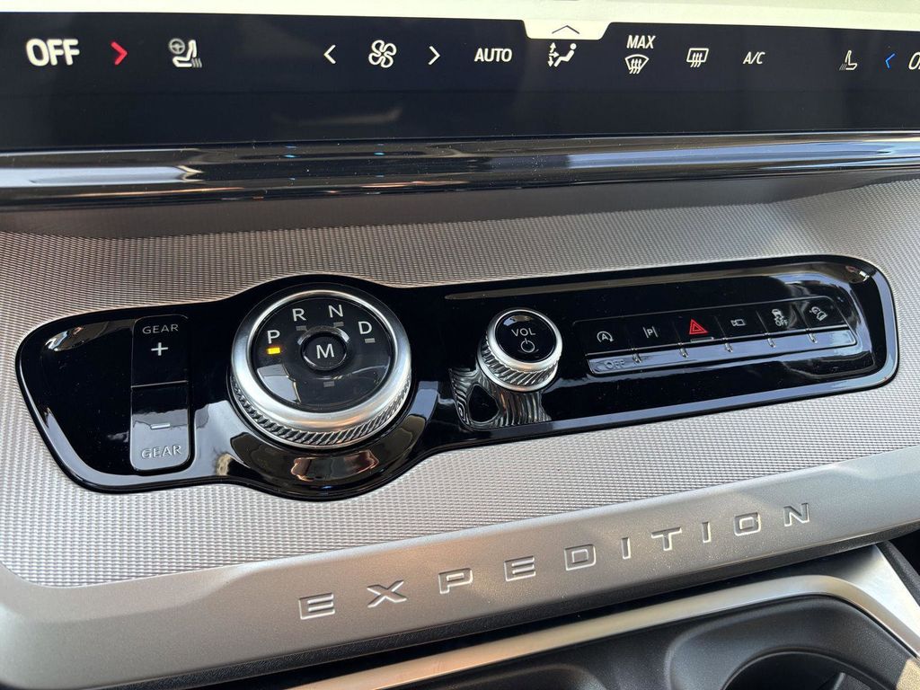 2025 Ford Expedition Active - Photo 22