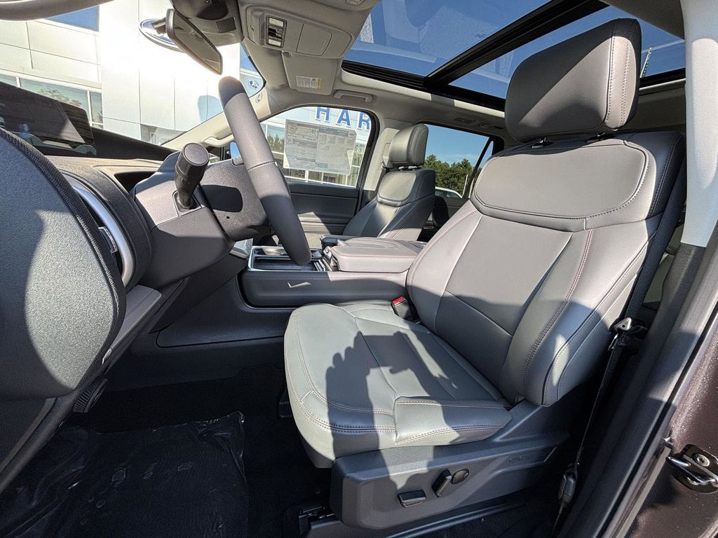 2025 Ford Expedition Active - Photo 13