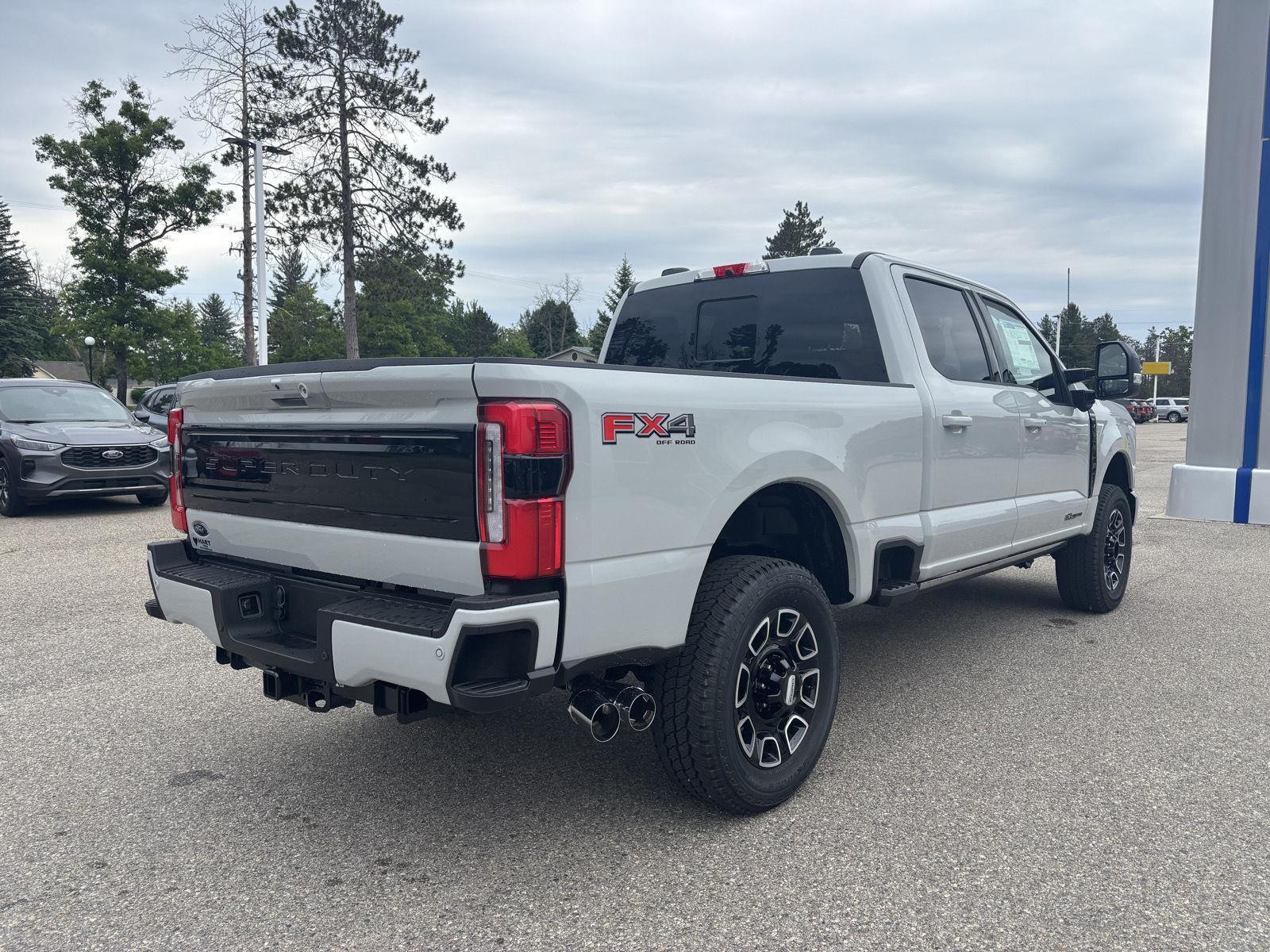2025 Ford F-350 Platinum photo 3