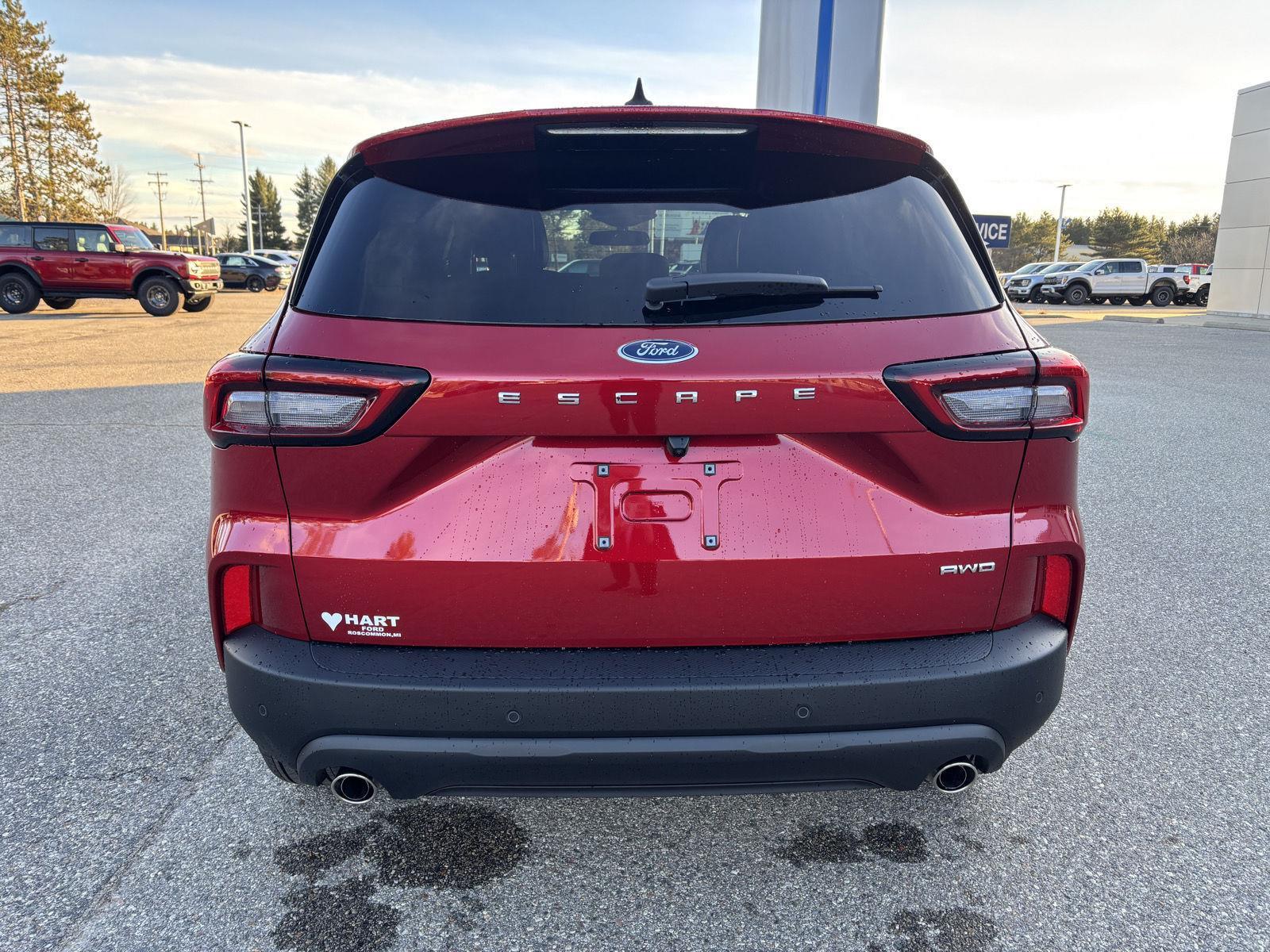 2026 Ford Escape ST-Line photo 4