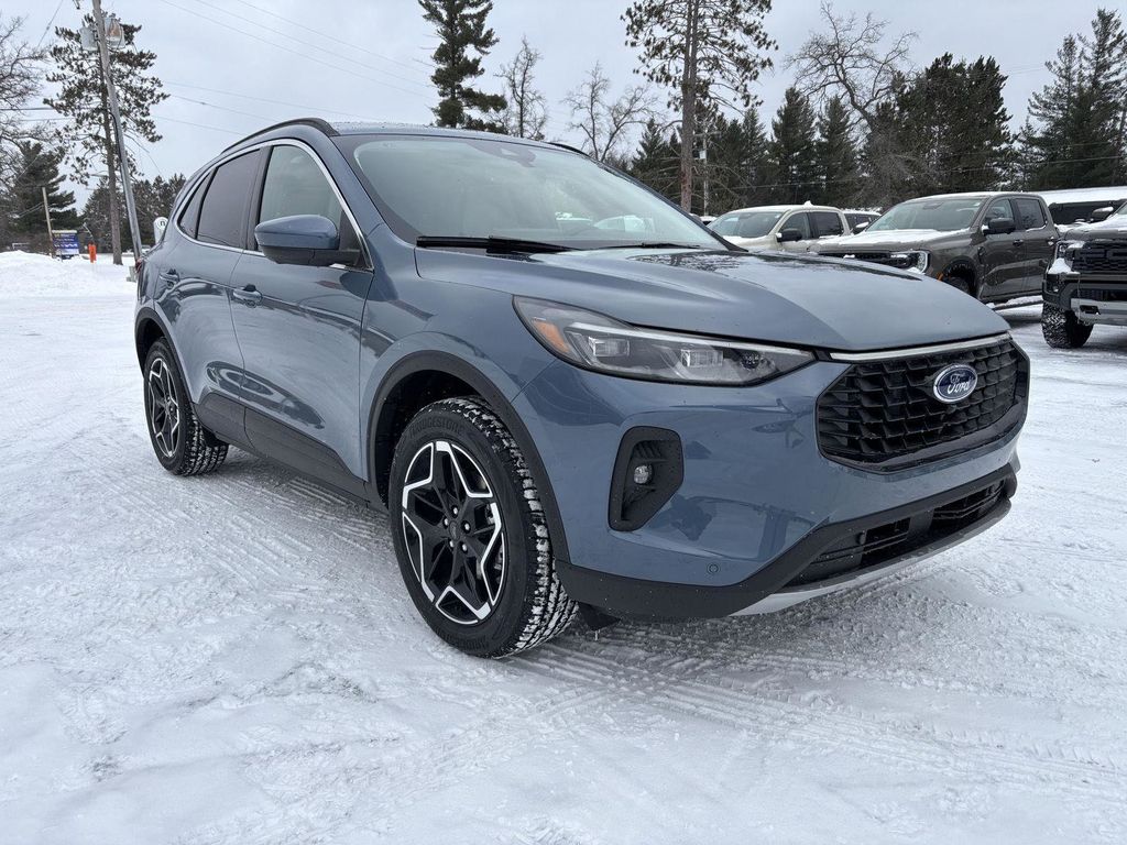 2026 Ford Escape Platinum's photo