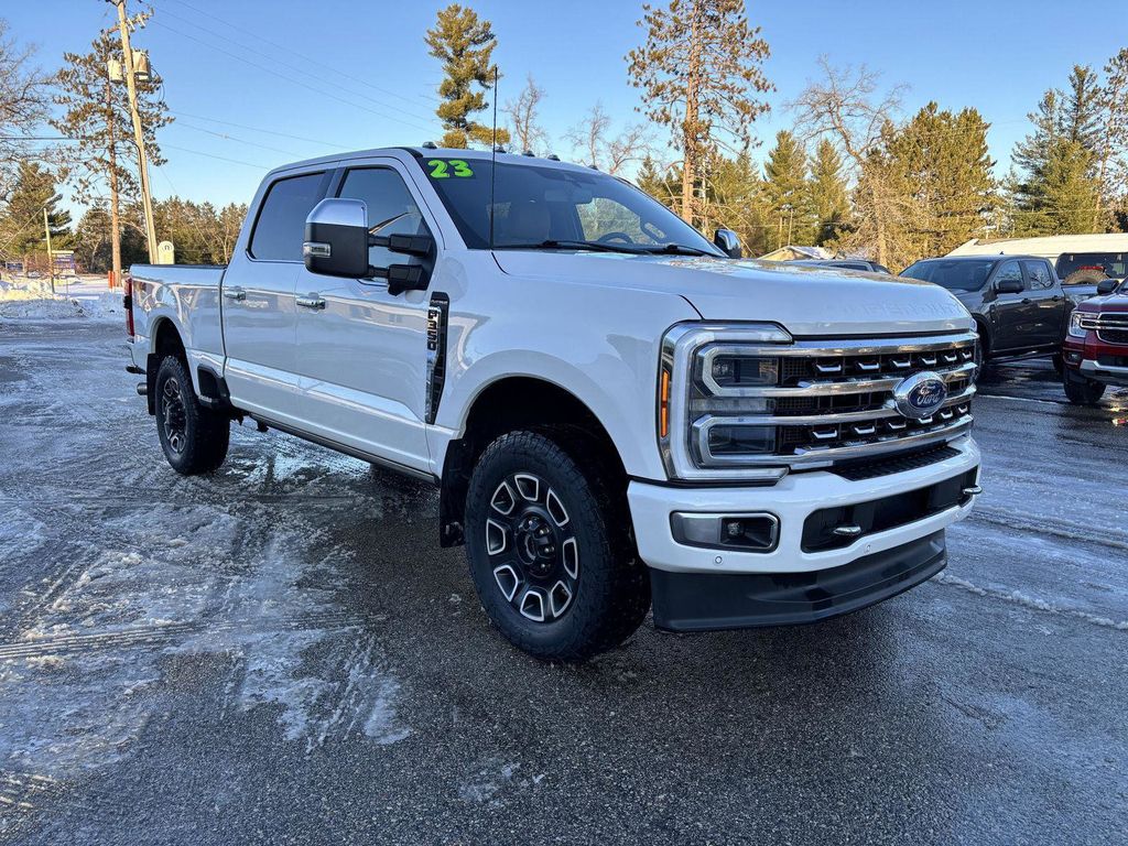 2023 Ford F-350 Super Duty Platinum's photo