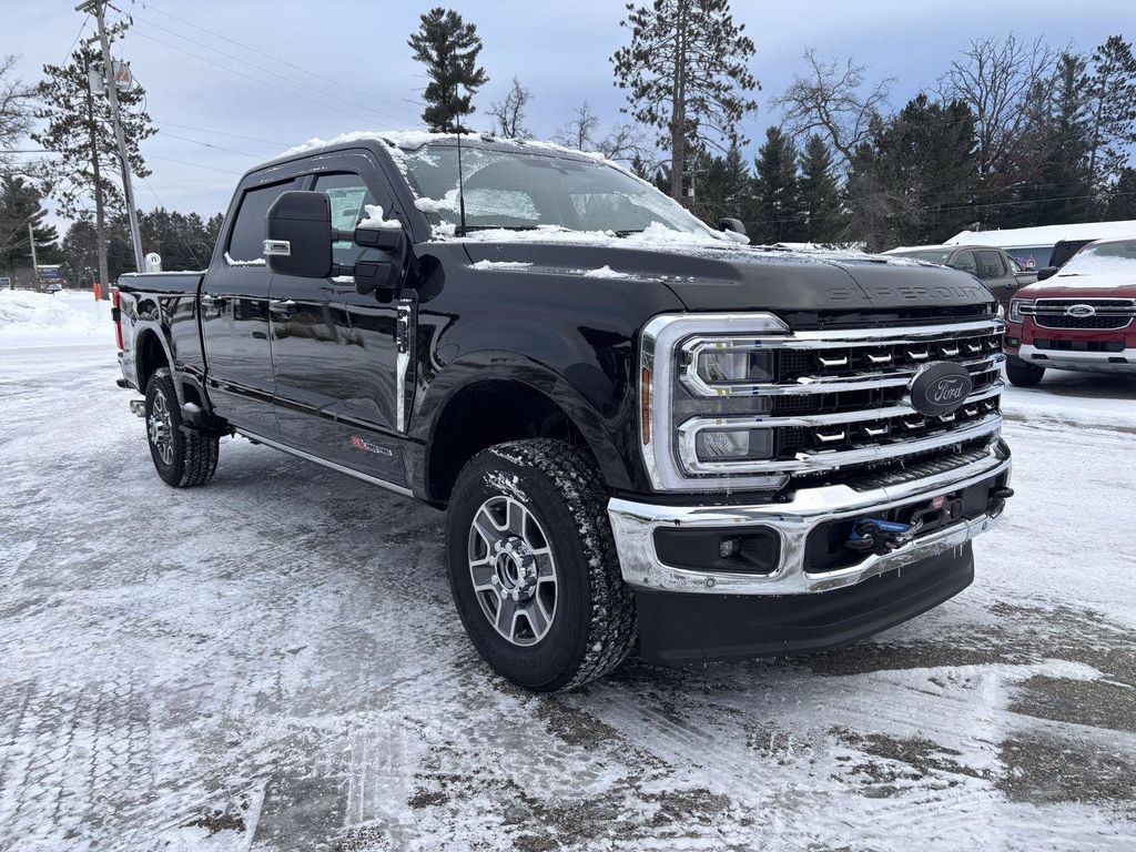 2026 Ford F-350 Super Duty Lariat's photo