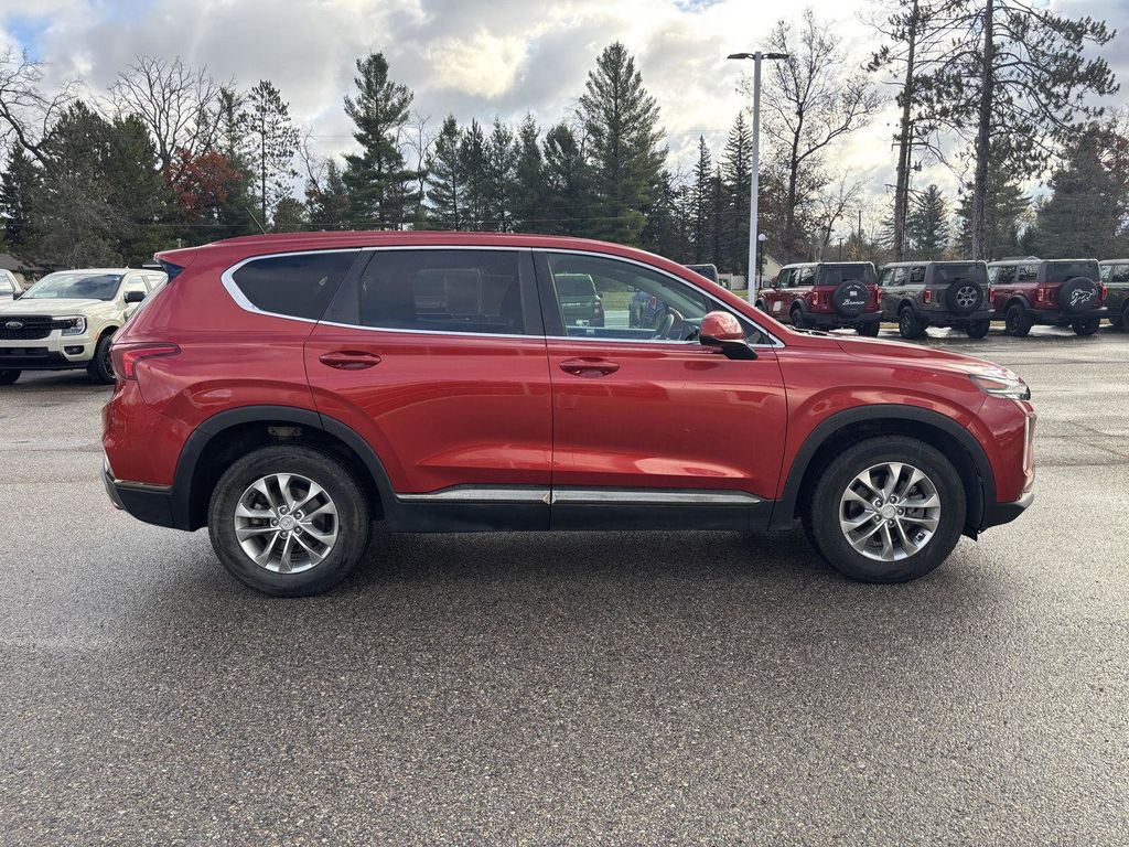 Used 2019 Hyundai Santa Fe SE with VIN 5NMS2CAD5KH055701 for sale in Roscommon, MI