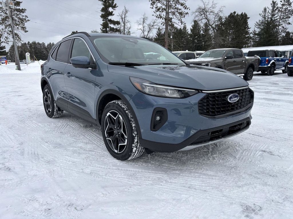 2026 Ford Escape Platinum's photo