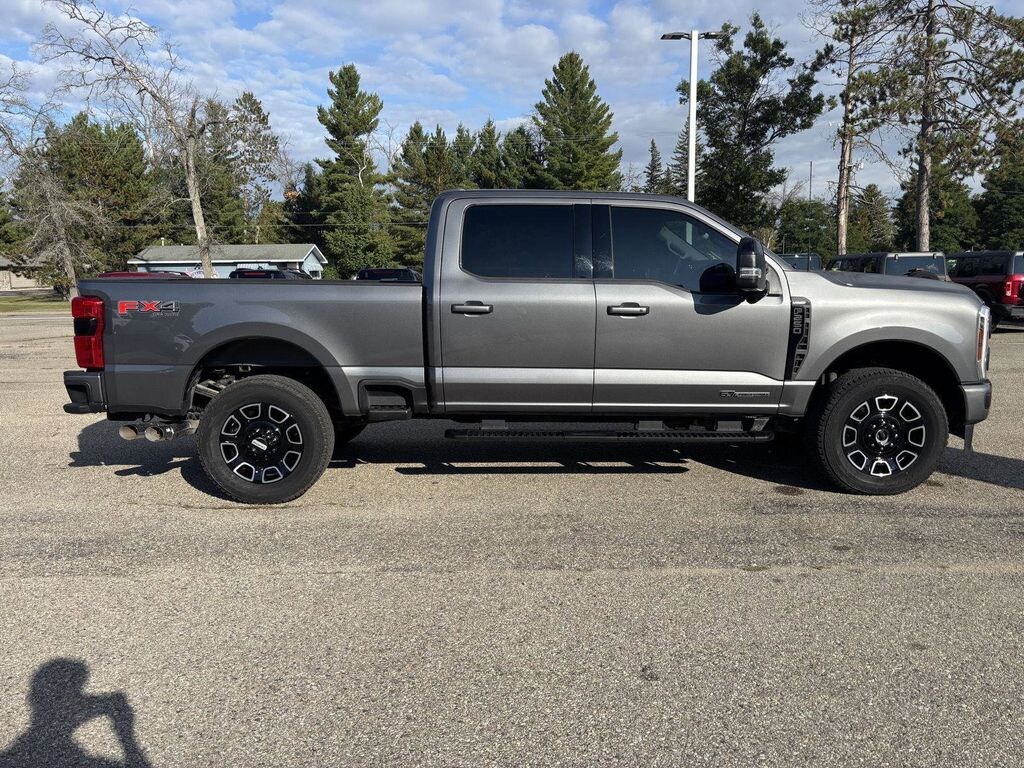 Used 2024 Ford F-250SD Lariat Truck