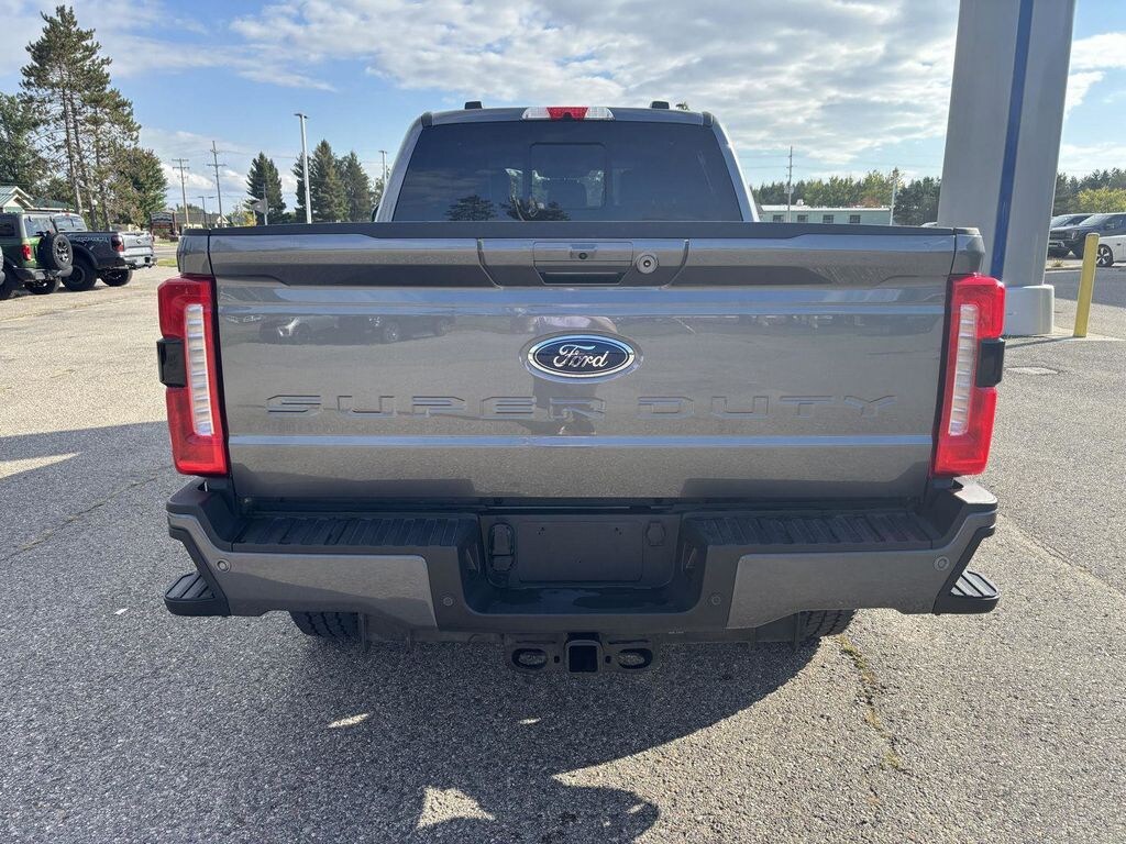 Used 2024 Ford F-250SD Lariat Truck