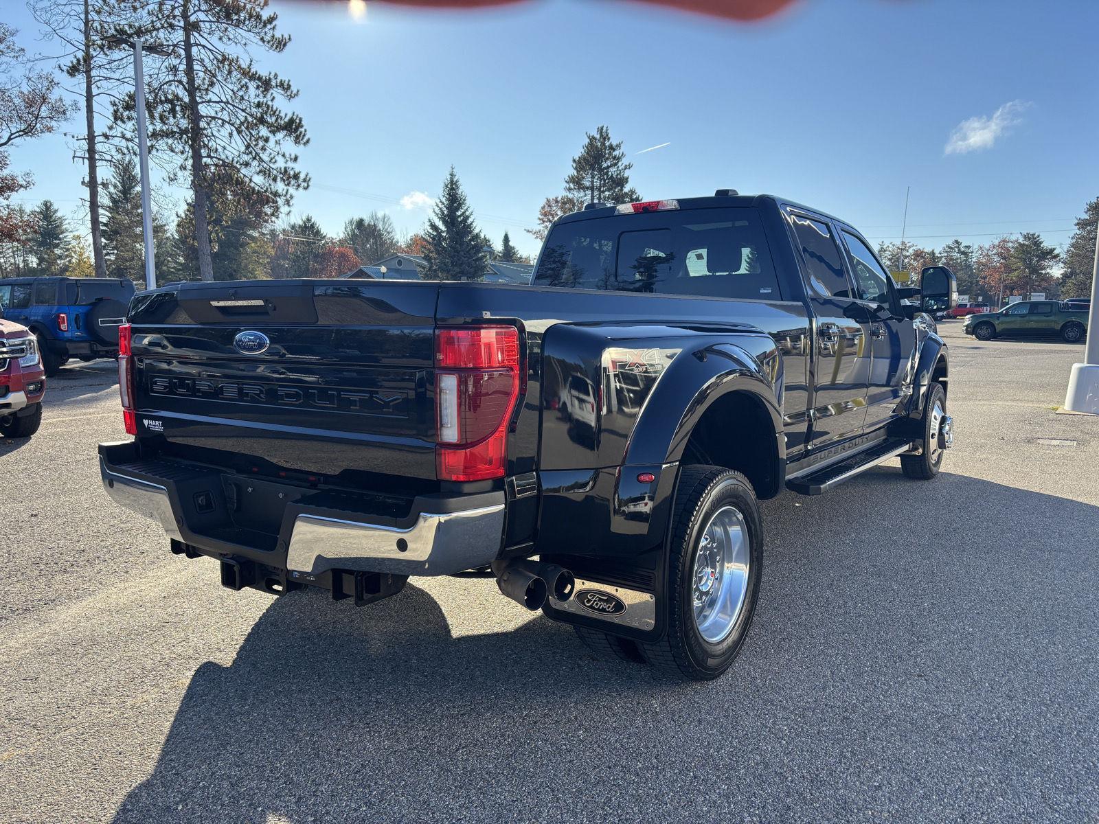 2021 Ford F-450 Lariat photo 2