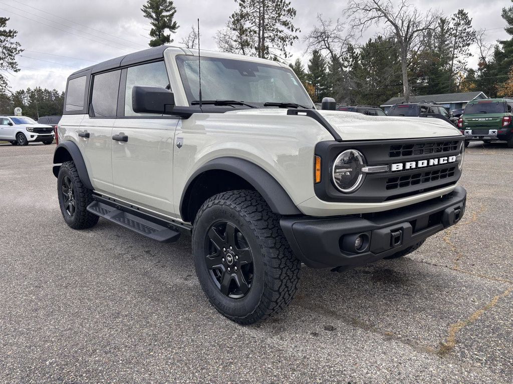 2025 Ford Bronco 4-Door Big Bend's photo