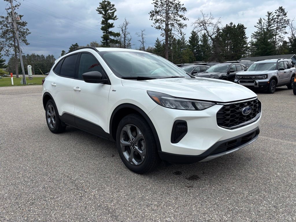 2025 Ford Escape ST-Line AWD's photo