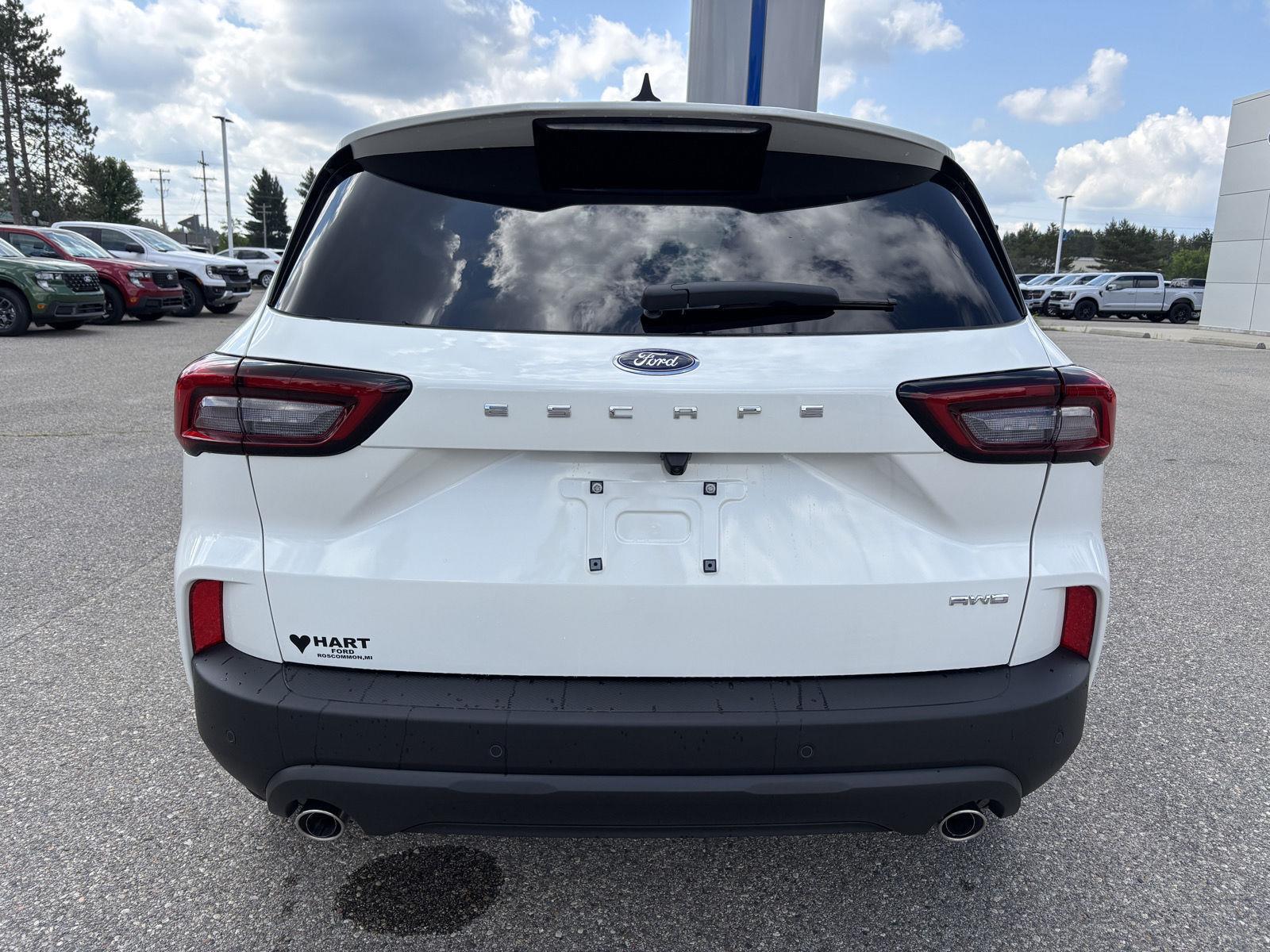 2025 Ford Escape ST-Line photo 4
