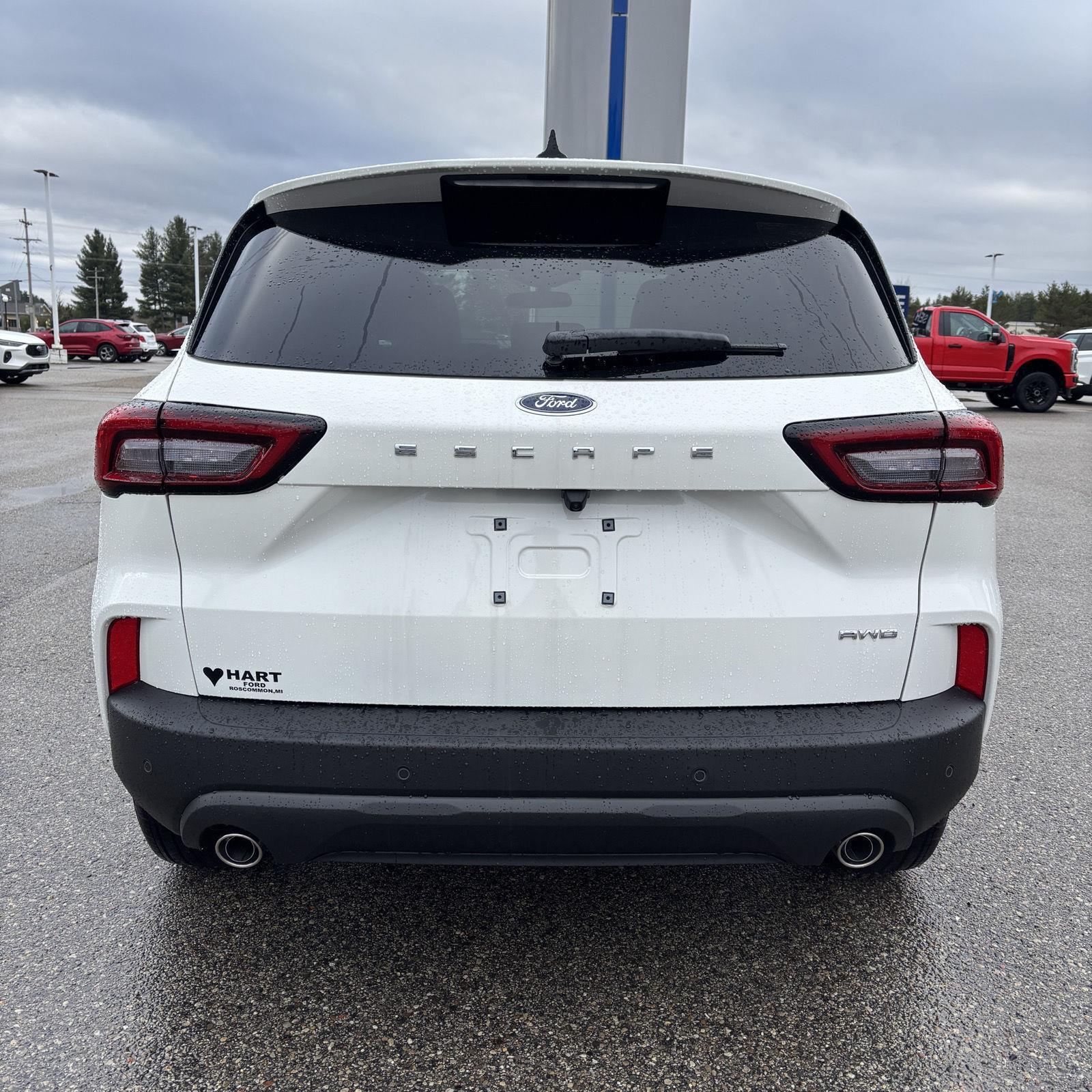 2025 Ford Escape ST-Line photo 4