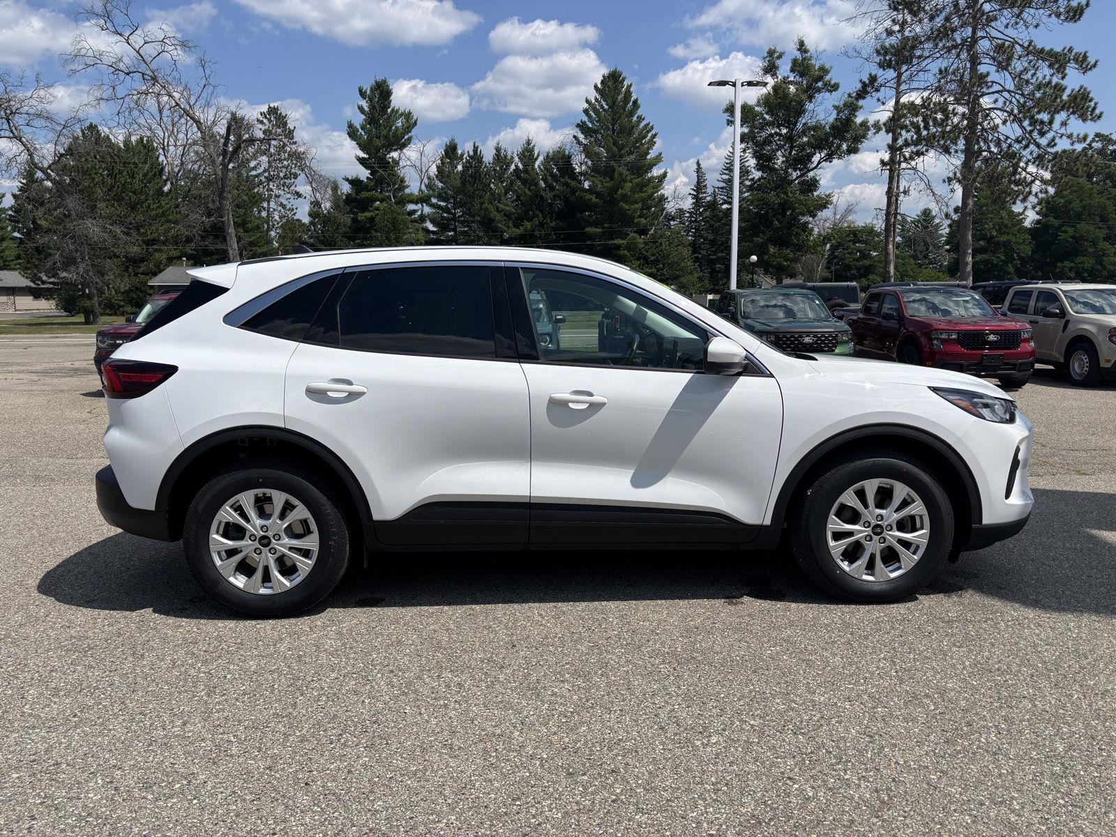 2023 Ford Escape Active photo 2