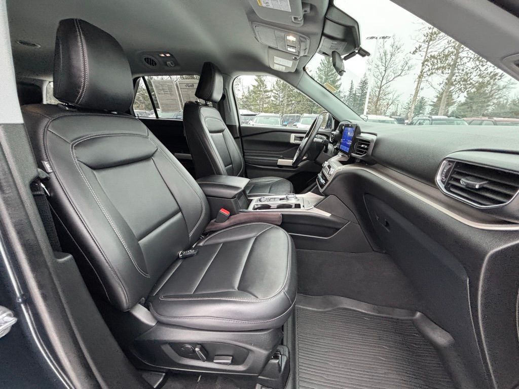 2023 Ford Explorer XLT - Photo 21