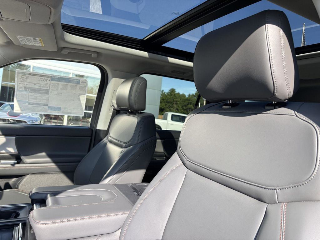 2025 Ford Expedition Active - Photo 14