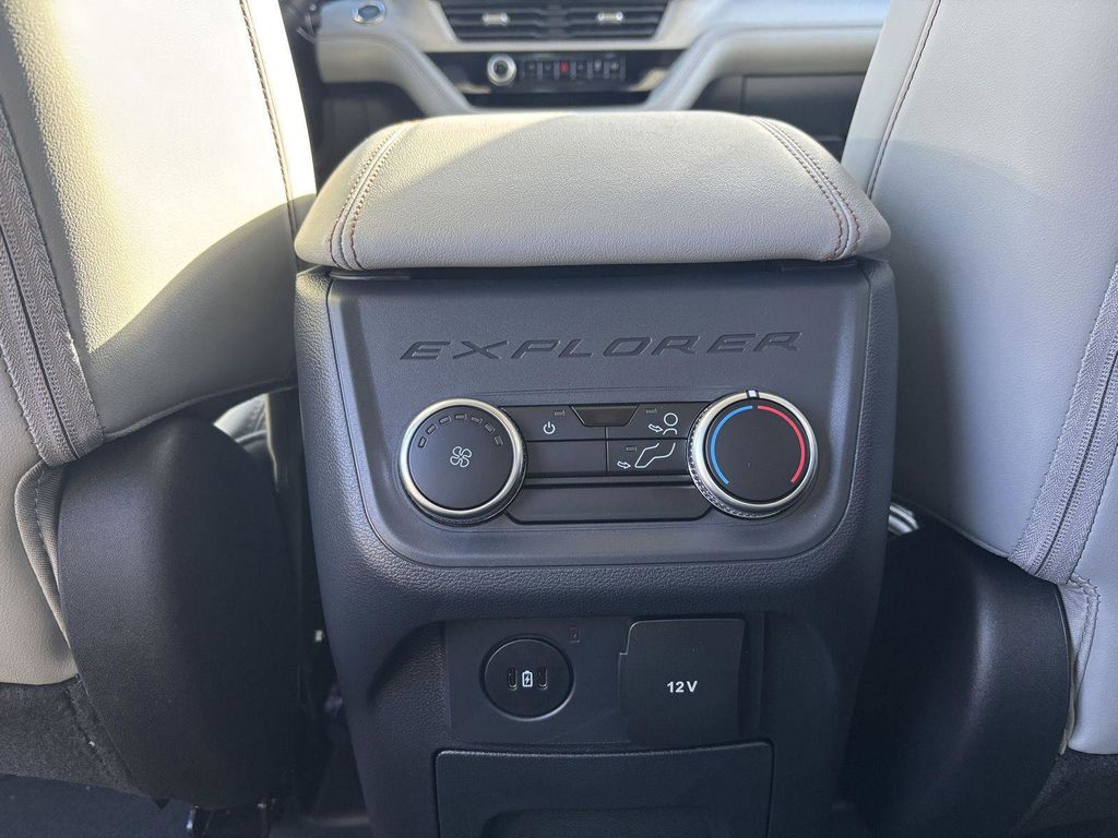 2026 Ford Explorer Active - Photo 21
